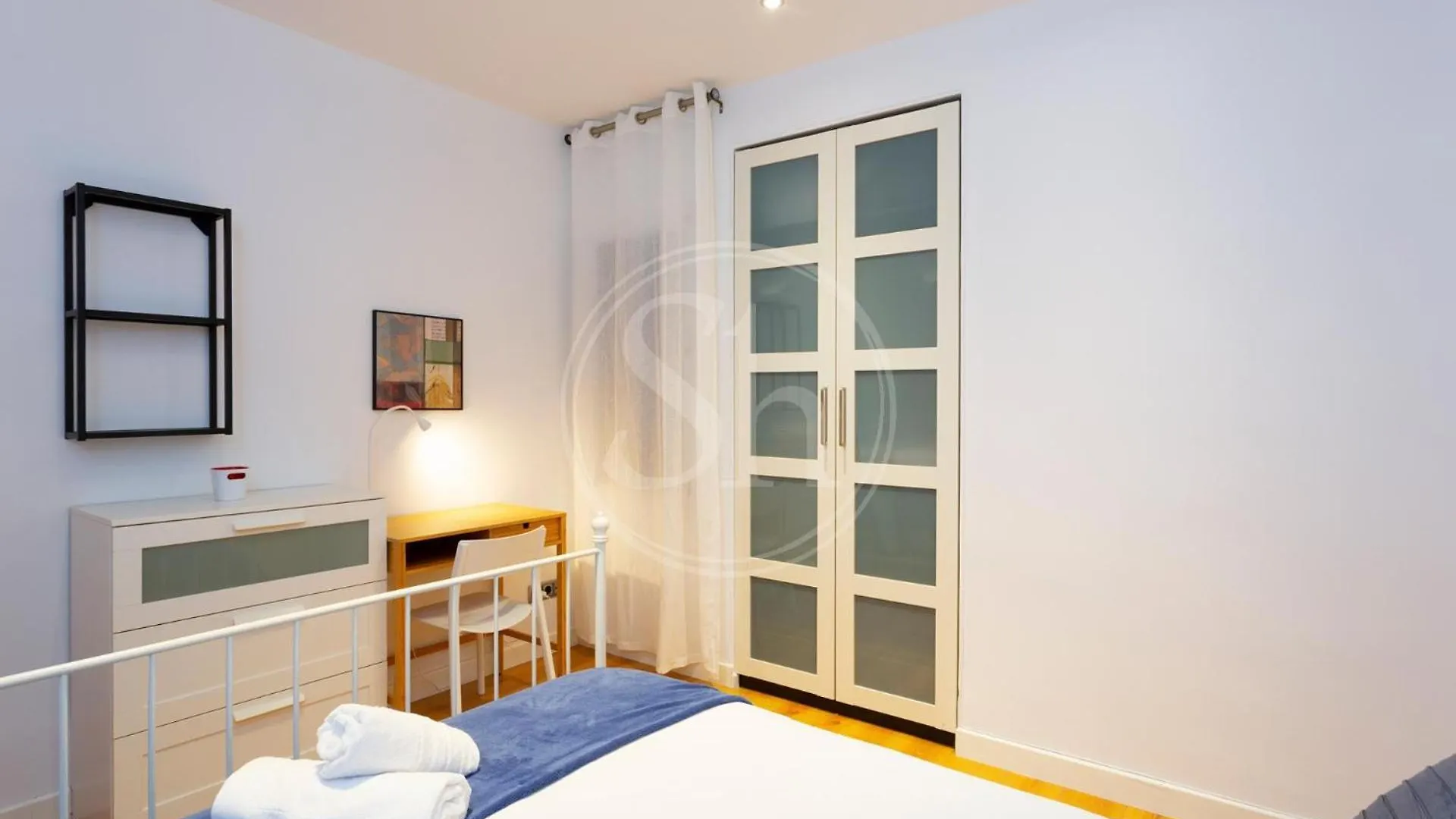 Bonito Apartamento Cerca De La Sagrada Familia Barcellona Appartamento