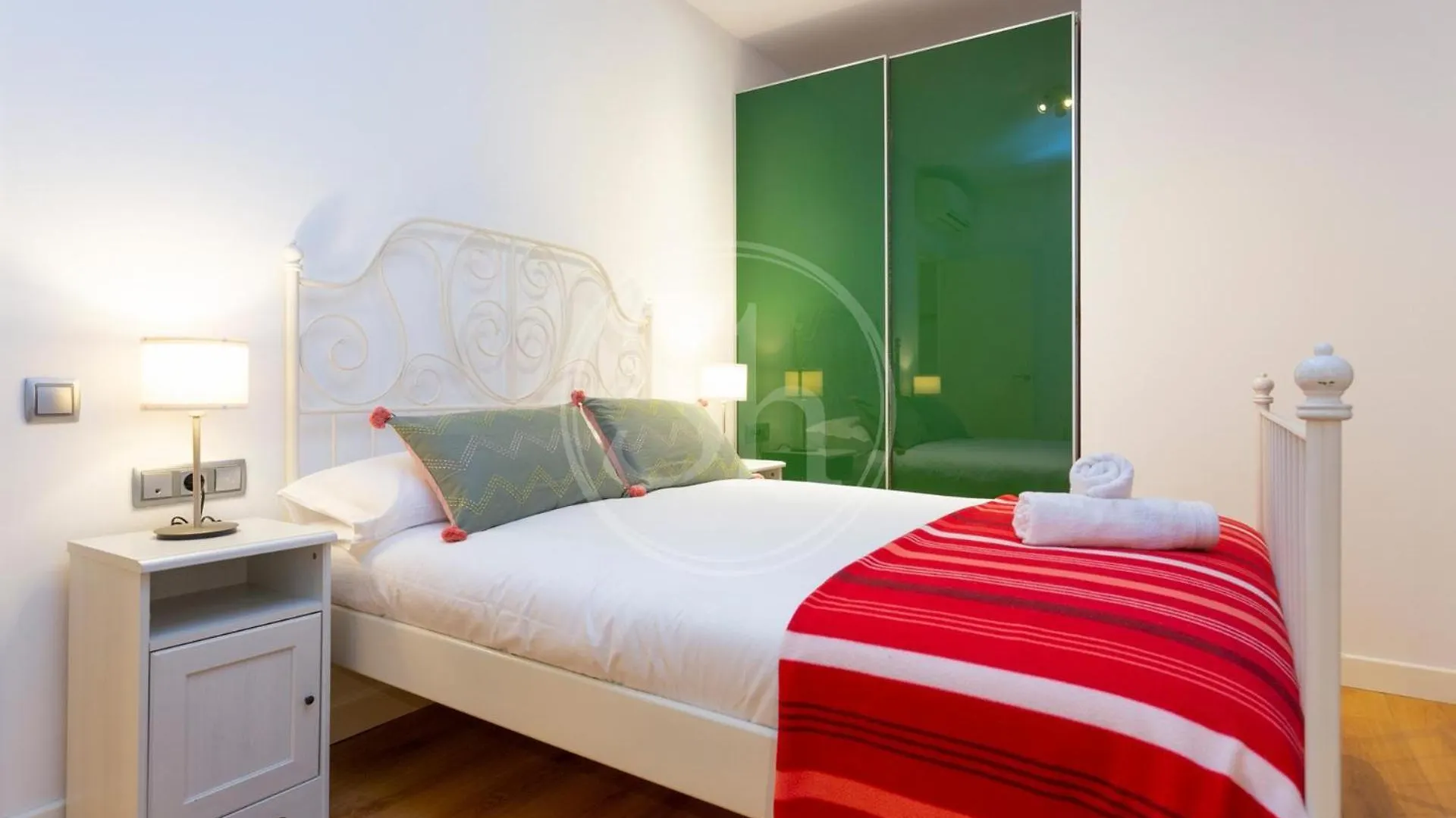 Bonito Apartamento Cerca De La Sagrada Familia Barcelone